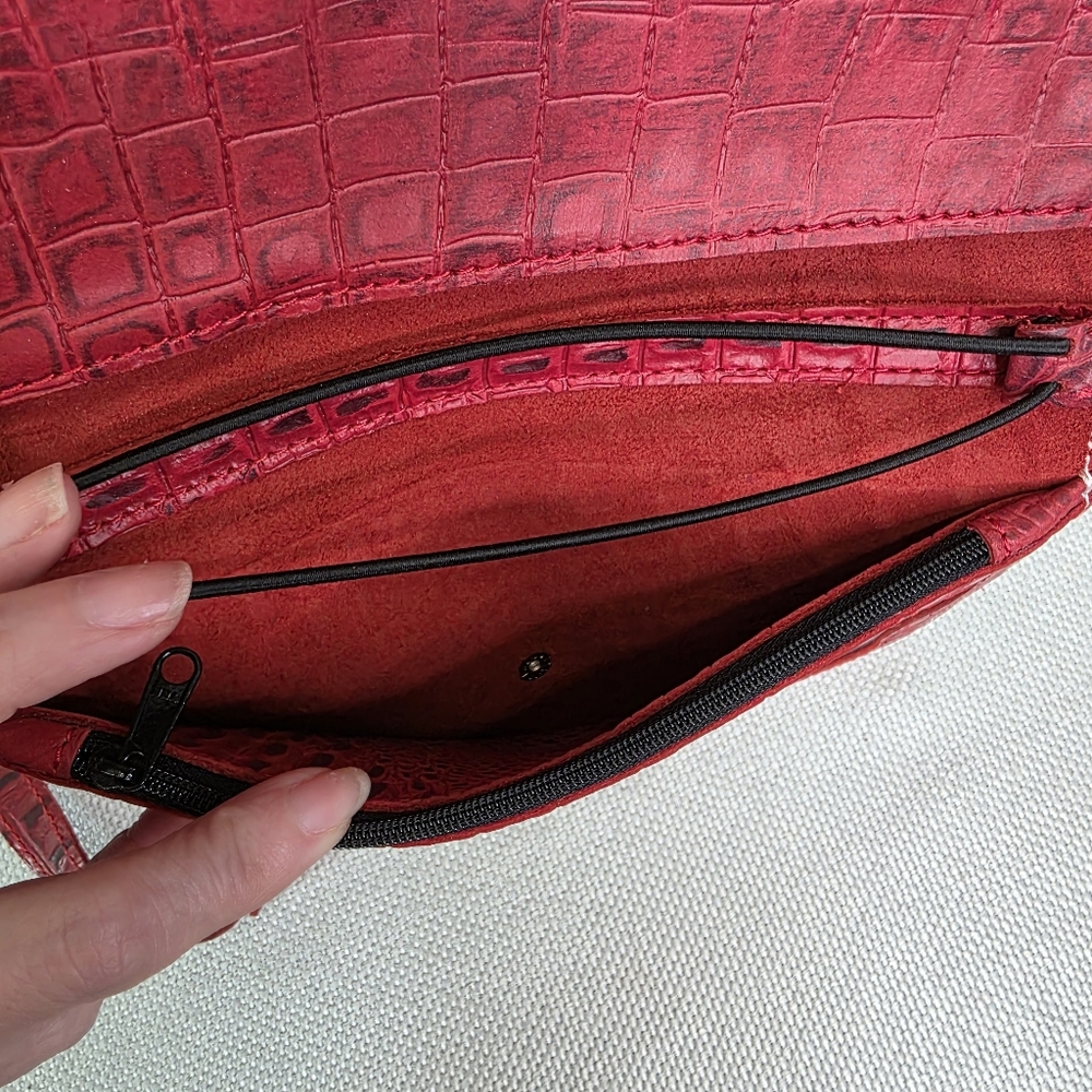 Planner Perfect Red Croc Embossed Leather Traveler’s Notebook Wallet & Crossbody - Picture 6 of 12